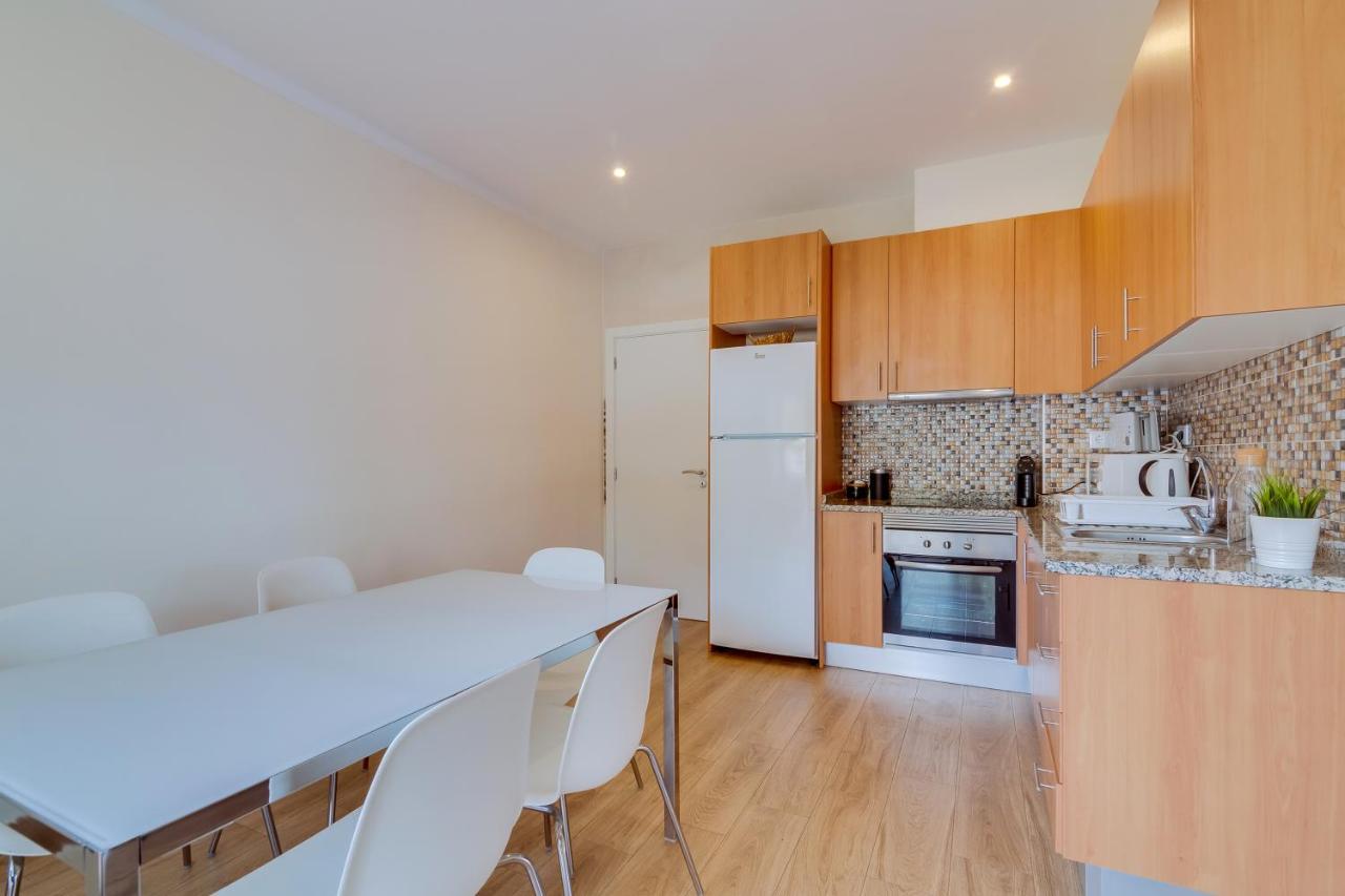 Quarteira 2Br - Near The Beach At Homesbyfc Luaran gambar